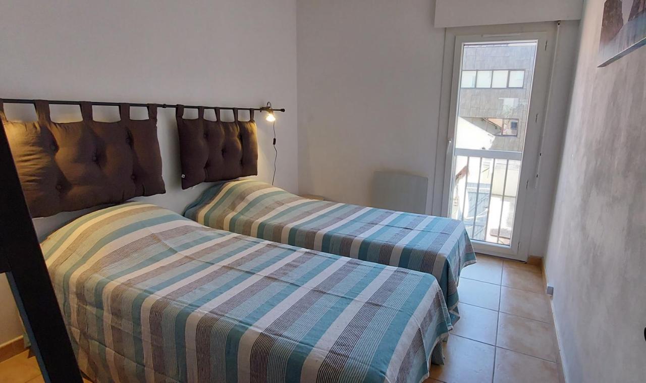 Grand T3: Luminous Central Apartment with Parking Sanary-sur-Mer Exterior photo