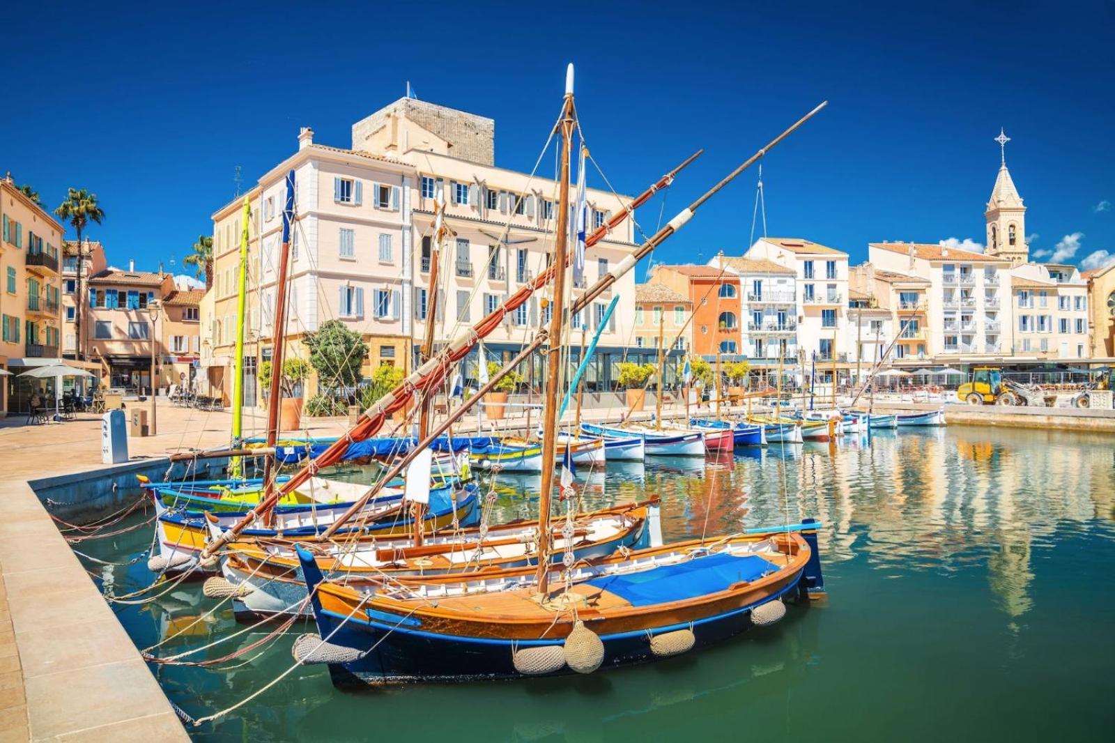 Grand T3: Luminous Central Apartment with Parking Sanary-sur-Mer Exterior photo